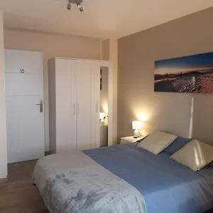 Mari En La Laguna, Alquiler Privada En Hostal, 6 Cerca De La Universidad Y Aeropuerto Norte, 3 Banos Compartidos , La Laguna (Tenerife) España